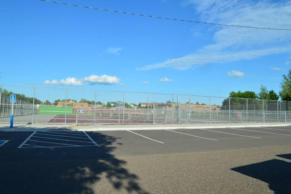 Tennis Court House - Bike Trails, Adventure!! Crosby Exterior photo